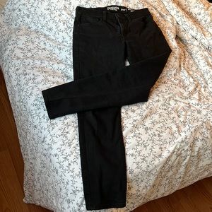 Levi’s Denizen Black 216 Jeans size 31/30
